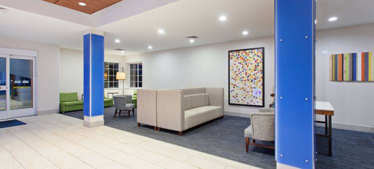 智选假日酒店及套房科罗娜(Holiday Inn Express & Suites Corona)图片