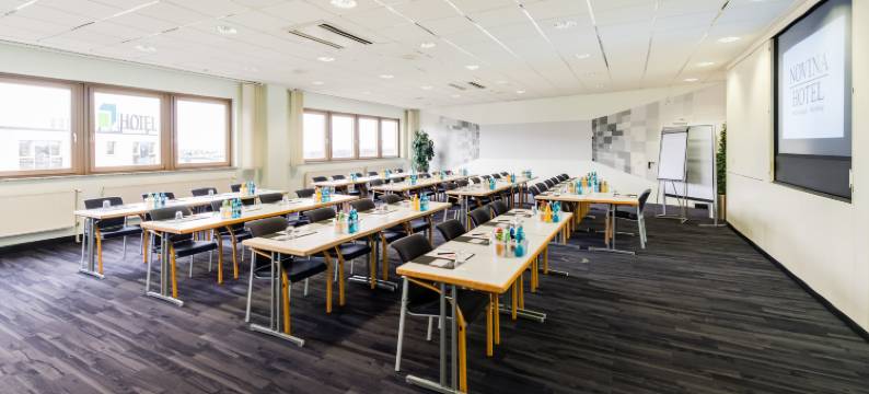 西南公园诺威纳酒店(Novina Hotel Suedwestpark Nuernberg)图片