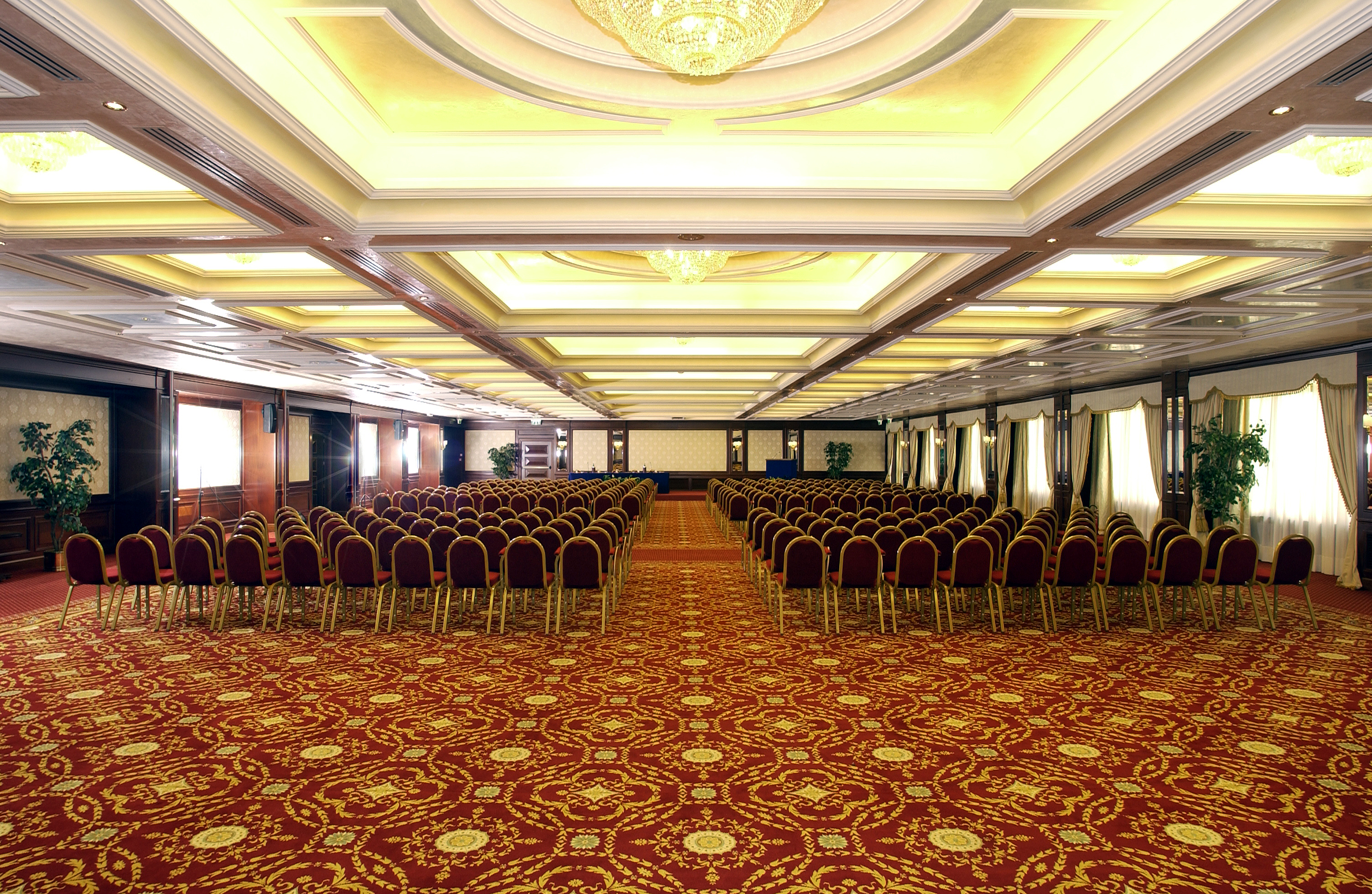 Royal Hotel Carlton Over view