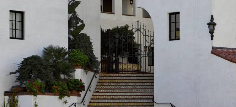 拉雷纳广场酒店(Plaza la Reina)图片