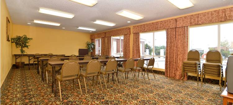 亨茨维尔研究园区凯艺套房酒店(Quality Inn & Suites Huntsville Research Park Area)图片