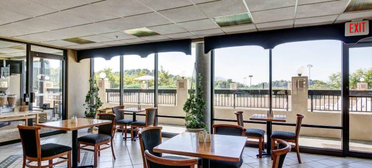 特劳特维尔凯艺酒店-罗阿诺克北(Quality Inn Troutville - Roanoke North)图片