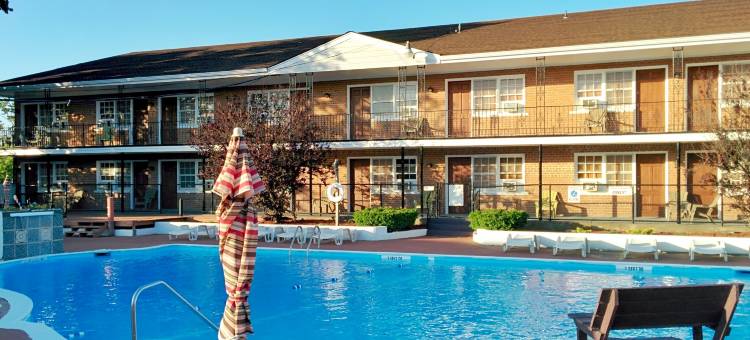 巴杰特霍斯特东端里弗黑德酒店(Budget Host East End Hotel in Riverhead)图片