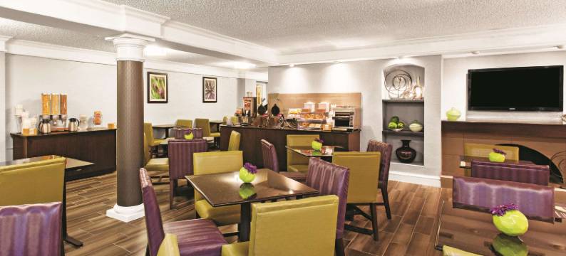 弗雷斯诺优胜美地拉昆塔温德姆酒店(La Quinta Inn by Wyndham Fresno Yosemite)图片