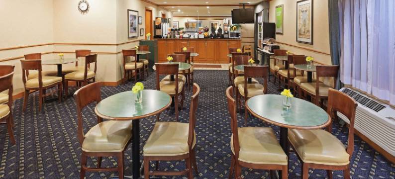 埃尔帕索西巴特利特拉昆塔温德姆套房酒店(La Quinta Inn & Suites by Wyndham El Paso West Bartlett)图片