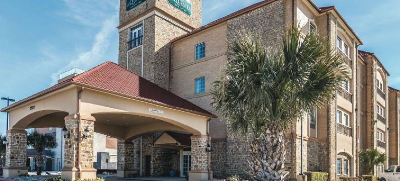达拉斯大草原城南部拉昆塔温德姆套房酒店(La Quinta Inn & Suites by Wyndham Dallas Grand Prairie South)图片