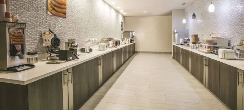 达拉斯理查森拉昆塔温德姆套房酒店(La Quinta Inn & Suites by Wyndham Dallas - Richardson)图片