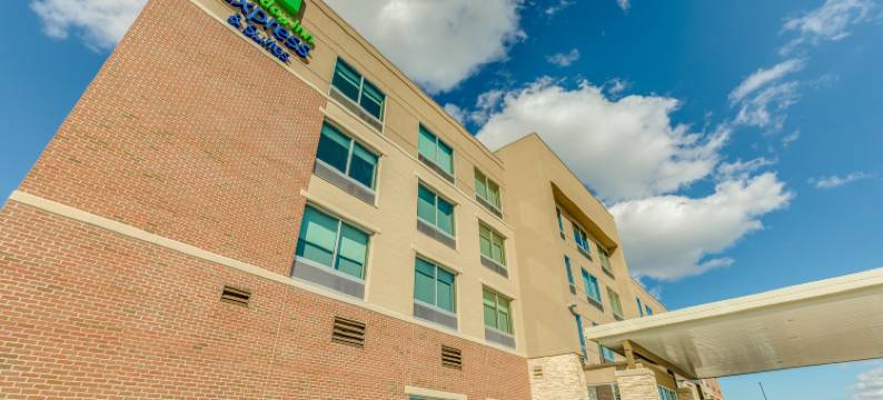 智选假日套房酒店-欧基莫斯/大学区(Holiday Inn Express & Suites OKEMOS - UNIVERSITY AREA by IHG)图片