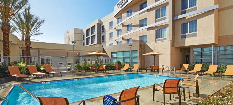 长滩机场万怡酒店(Courtyard Long Beach Airport)图片