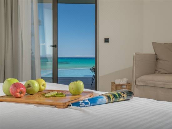 caravel suites zakynthos