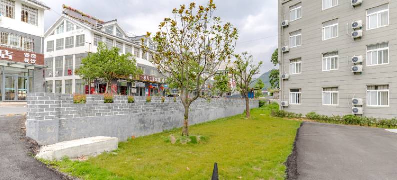 天柱山龙润假日酒店图片