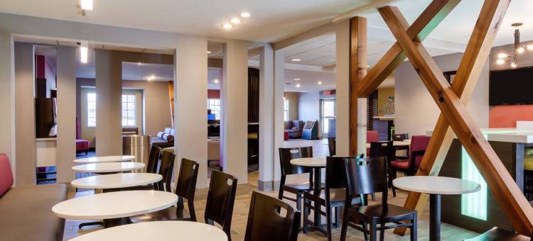 亚什兰帝王之城游乐园附近凯艺套房酒店(Quality Inn & Suites Ashland Near Kings Dominion)图片