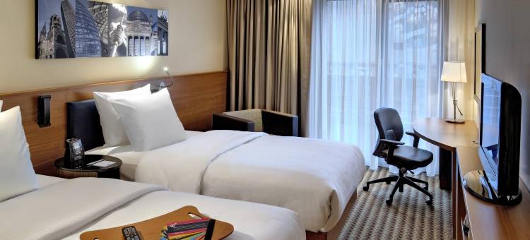 伦敦鲁顿机场希尔顿欢朋酒店(Hampton by Hilton London Luton Airport)图片