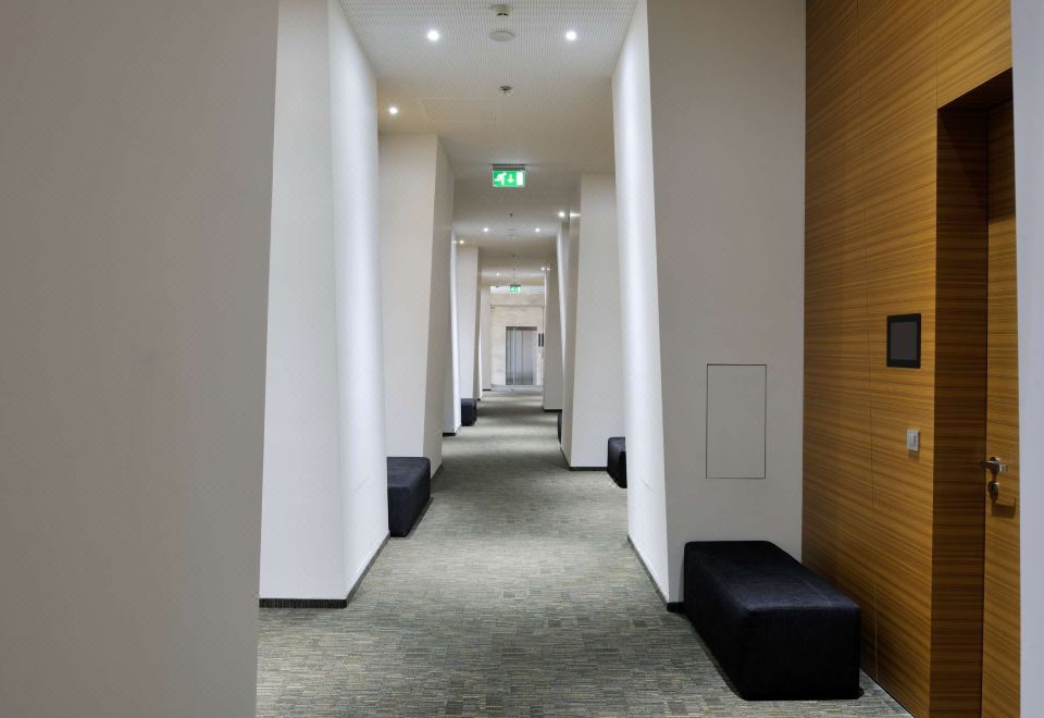 Radisson Blu Plaza Hotel, Ljubljana, Si Hotel Overview