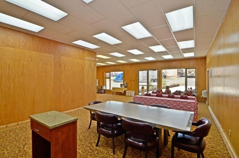 Econo Lodge Inn Suites Madras Chateau Inn Hotel Reviews - 