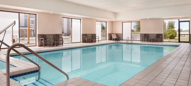 拉迪森旗下乡村旅馆及套房-普莱森特山-拉辛西部-WI(Country Inn & Suites by Radisson, Mt. Pleasant-Racine West, WI)图片