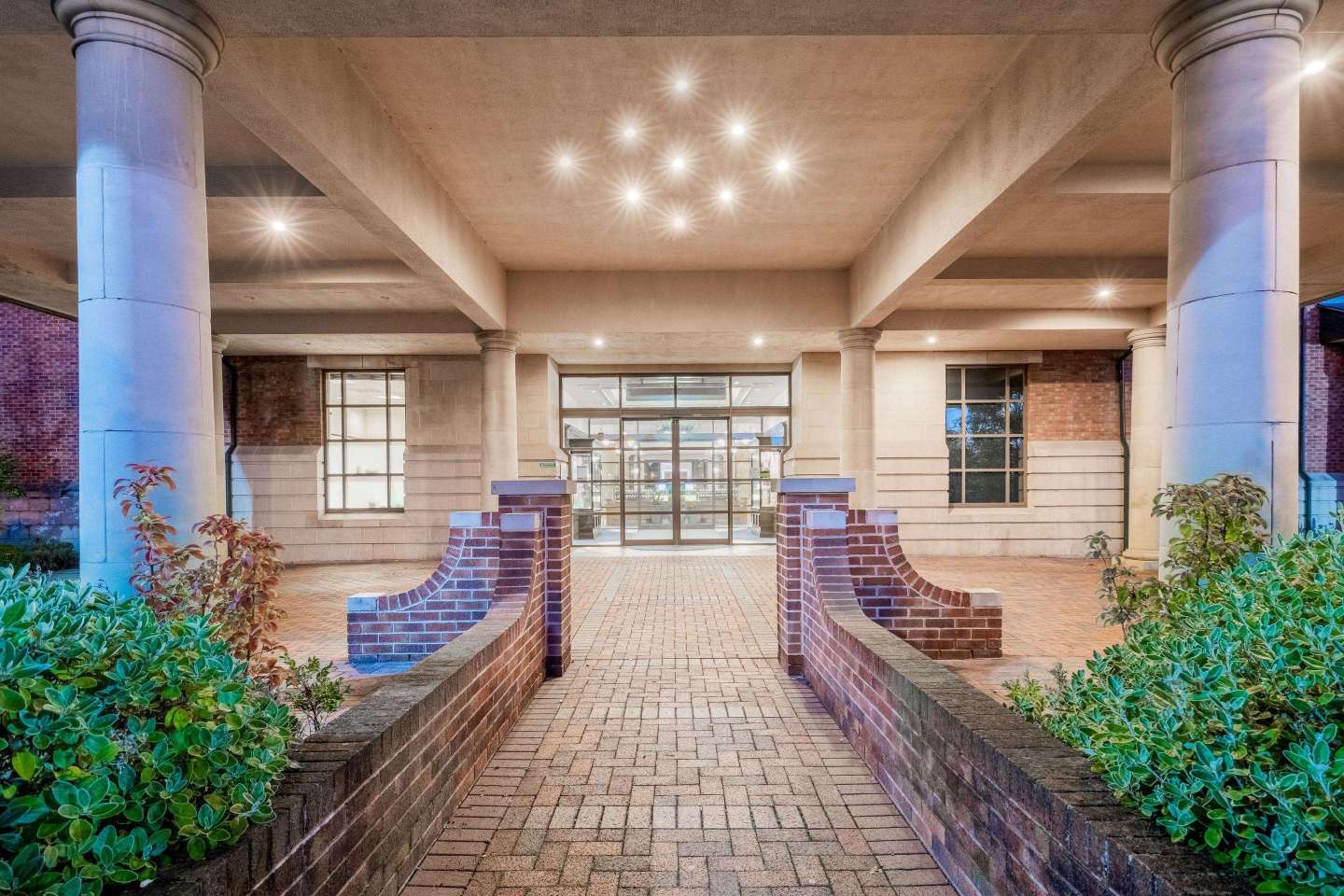 Cedar Court Bradford Hotel Over view