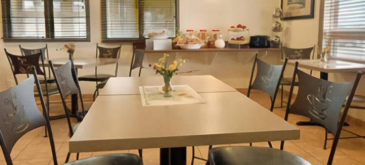 速8特鲁罗酒店(Super 8 by Wyndham Truro NS)图片