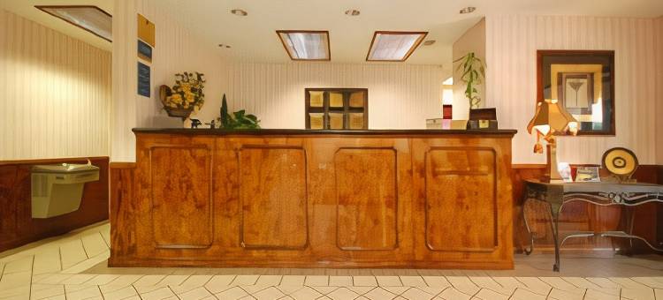 林代尔贝斯特韦斯特酒店(Best Western Lindale Inn)图片