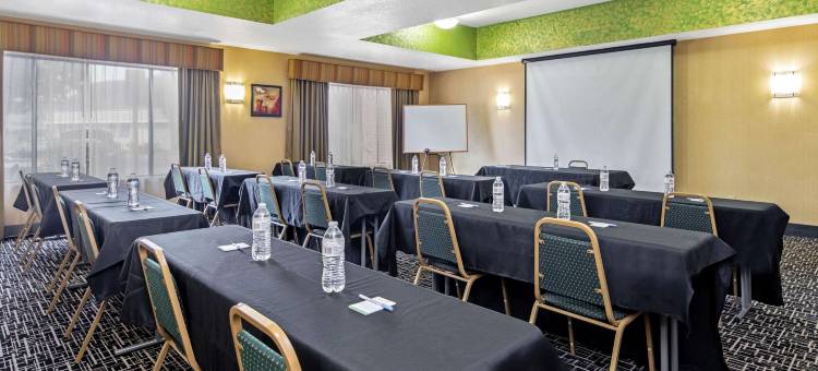 蒂梅丘拉昆塔温德姆套房酒店(La Quinta Inn & Suites Temecula)图片