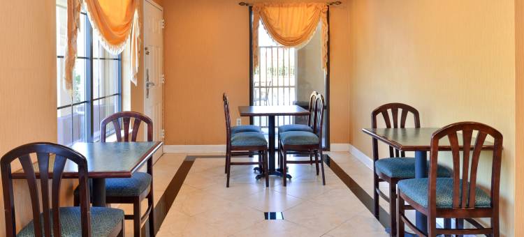 巴吞鲁日德纳姆斯普林斯美洲最佳价值酒店(Americas Best Value Inn Denham Springs)图片