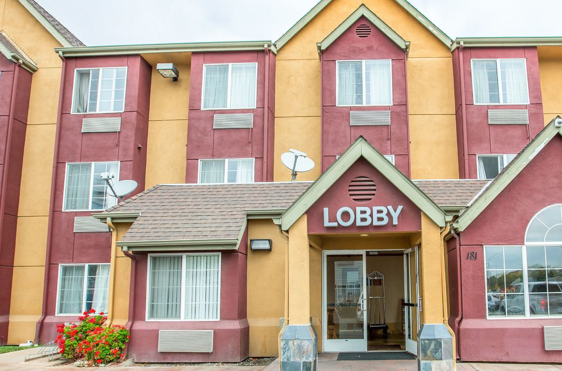 Comfort Inn Suites Salinas Hotel Reviews And Room Rates