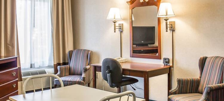品质酒店及套房纽贝里(Quality Inn & Suites Newberry)图片