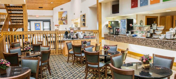 富兰克林呗盟套房酒店(Baymont Inn and Suites by Wyndham Franklin, Indiana)图片