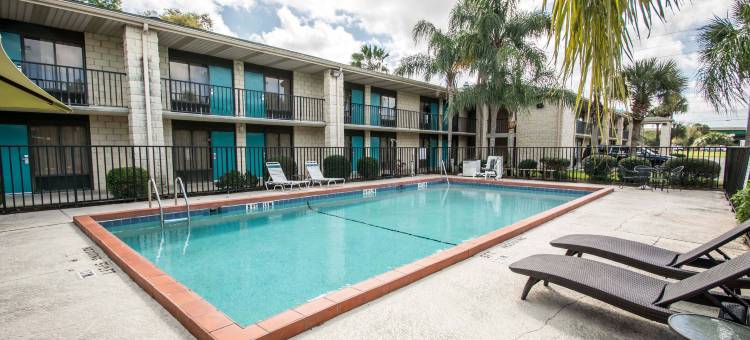 奥兰多机场凯艺套房酒店(Quality Inn & Suites Orlando Airport)图片