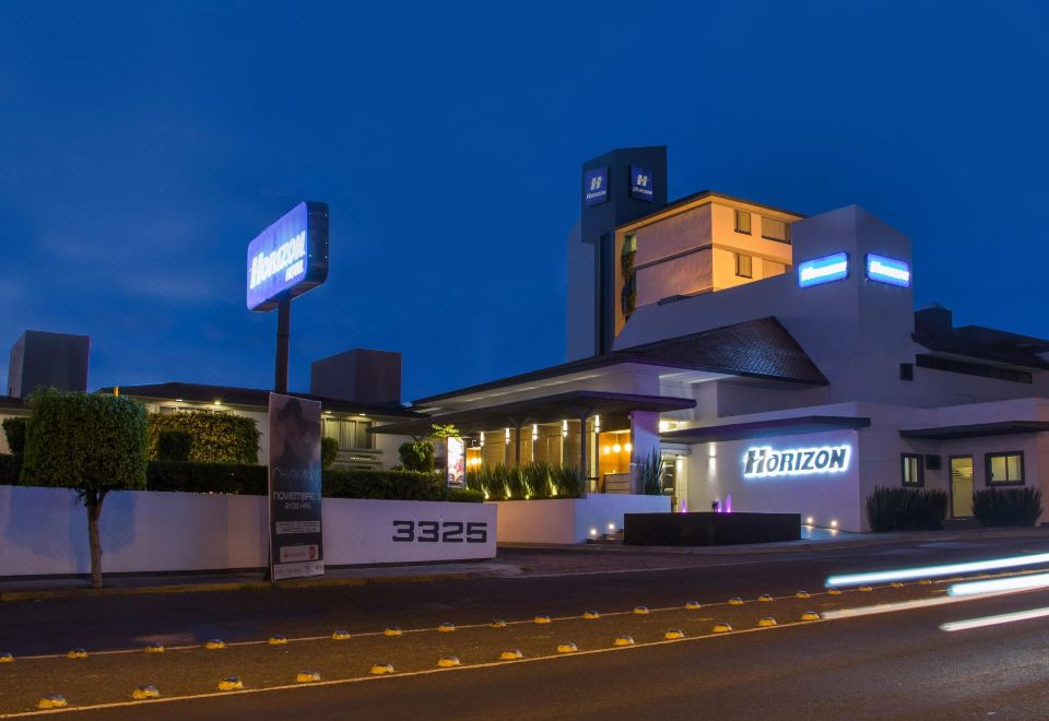 Hotel Horizon & Convention CenterOver view