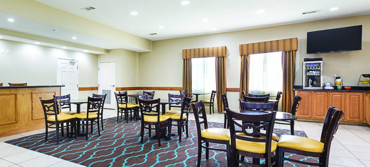 阿尔瓦拉多拉昆塔温德姆套房酒店(La Quinta Inn & Suites by Wyndham Alvarado)图片