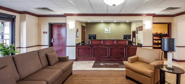 诺曼大学附近舒眠套房酒店(Sleep Inn & Suites Norman Near University)图片