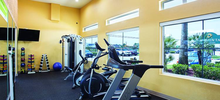 休斯顿钱诺夫拉昆塔温德姆套房酒店(La Quinta Inn & Suites by Wyndham Houston Channelview)图片