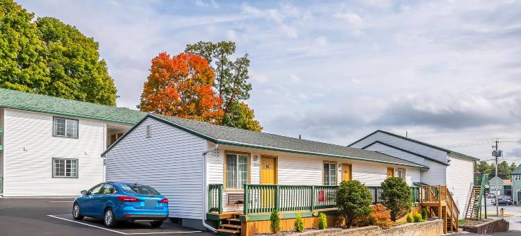 乔治湖奥特莱斯罗德威酒店(Rodeway Inn Lake George Outlets)图片