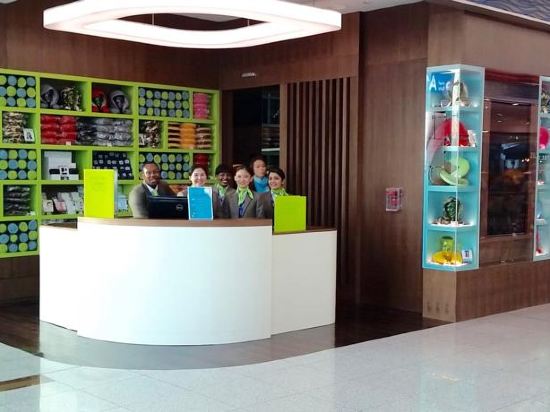 迪拜国际机场T3航站楼A出发区(综合购物区店