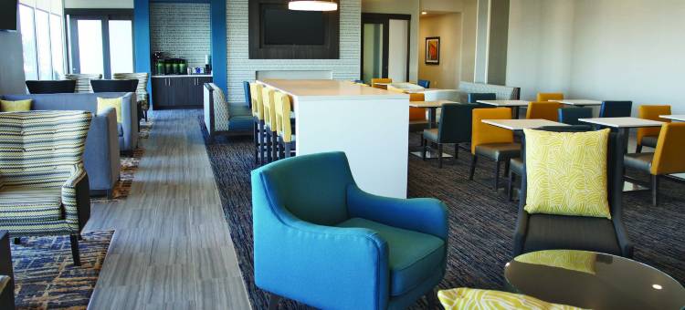 塔尔萨断箭市拉昆塔温德姆套房酒店(La Quinta Inn & Suites by Wyndham Tulsa Broken Arrow)图片