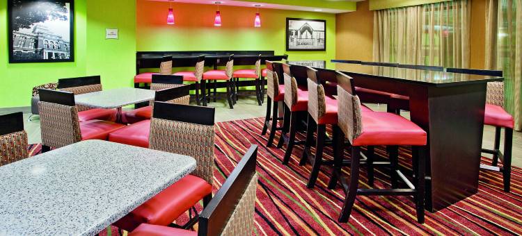 克拉克斯维尔拉昆塔温德姆套房酒店(La Quinta Inn & Suites by Wyndham Clarksville)图片