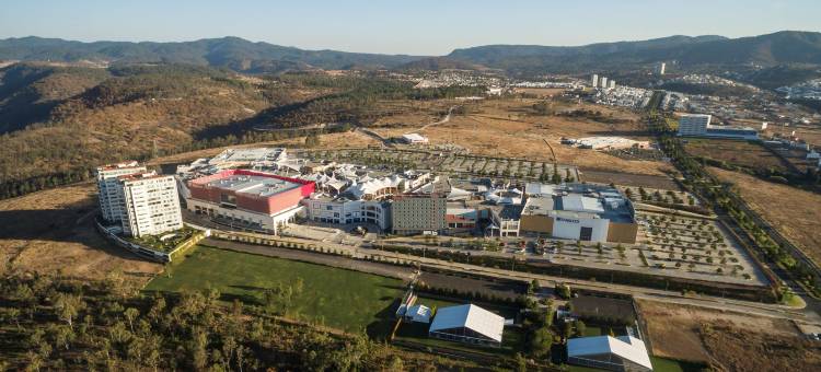 莫雷利亚阿尔托萨诺嘉年华酒店(Fiesta Inn Morelia Altozano)图片