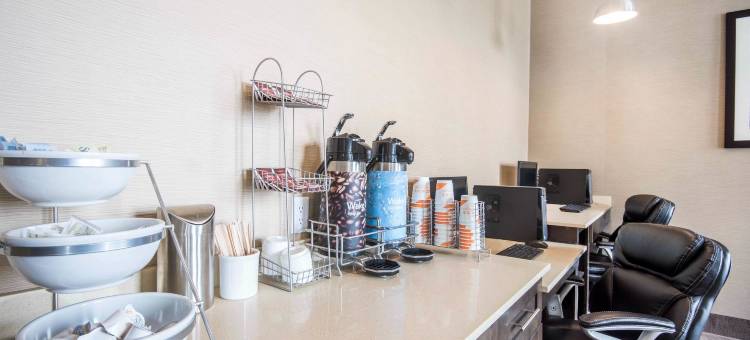 舒适套房酒店(Comfort Inn & Suites Merritt)图片