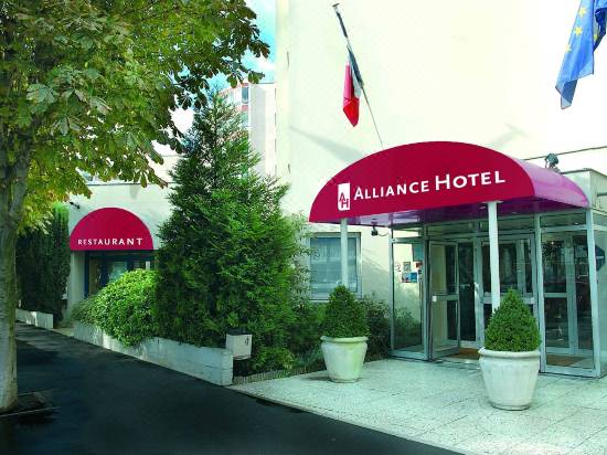 Kyriad Paris Nord Porte De St Ouen, Hotel Reviews and Room Rates ...