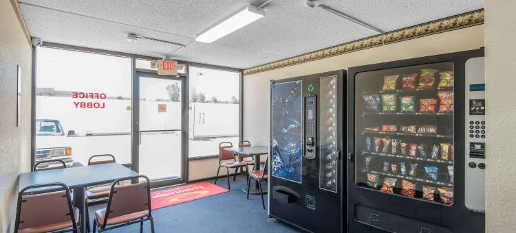 橡树林伊克诺山林小屋(Econo Lodge Oak Grove-Blue Springs)图片