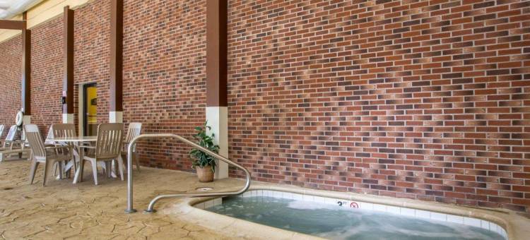 克拉丽奥套房酒店(乔治湖奥特莱斯)(Clarion Inn & Suites at the Outlets of Lake George)图片