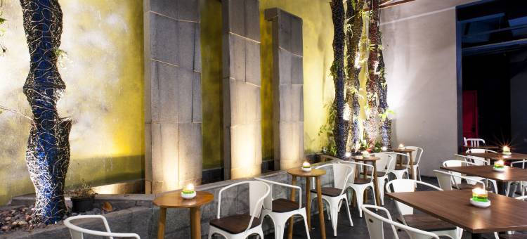 泗水达玛胡萨达麦克斯万酒店(MaxOneHotels at Dharmahusada Surabaya)图片