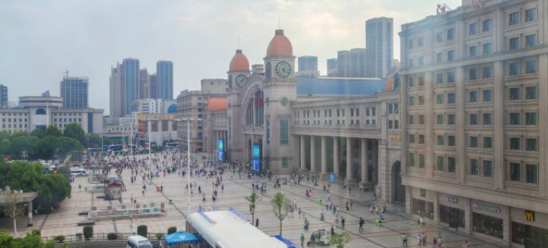 华驿精选酒店(武汉汉口火车站店)图片