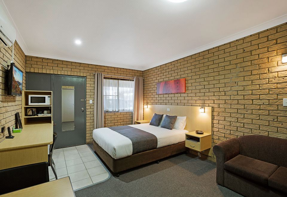 Sunray Motor Inn Hotel Overview