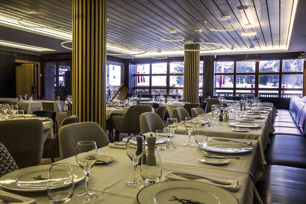 Le Yule Hotel & SpaOver view