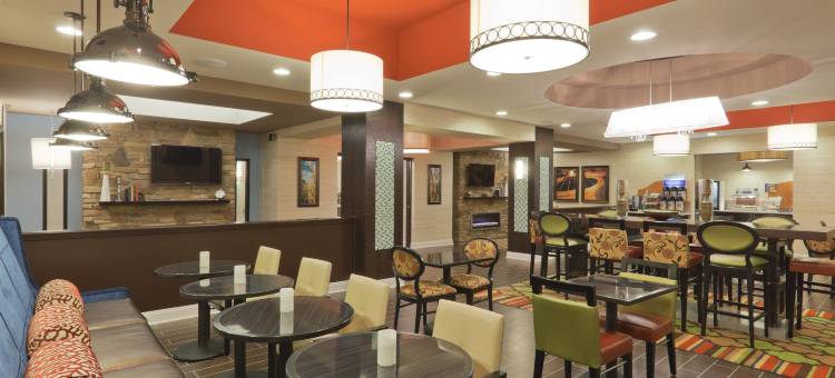 智选假日套房酒店富尔顿(Holiday Inn Express & Suites Fulton)图片