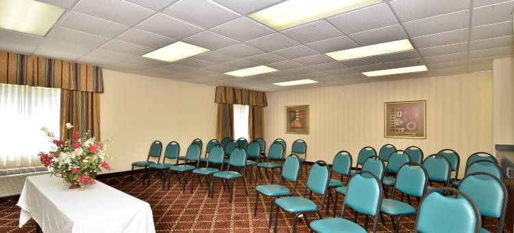 Holiday Inn Express & Suites Raleigh NE - Medical Ctr Area图片