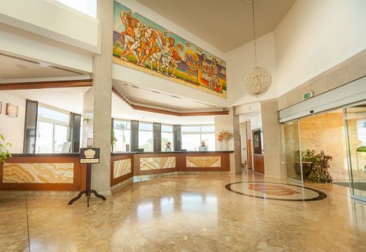 Crown Resorts Horizon HotelHotel Overview