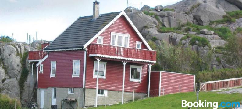 西雷瓦格哈弗道度假屋(Nice Home in Sirevåg with Kitchen)图片